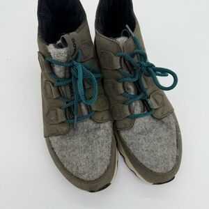 Women’s Sorel Kinetic Caribou Boots size 9